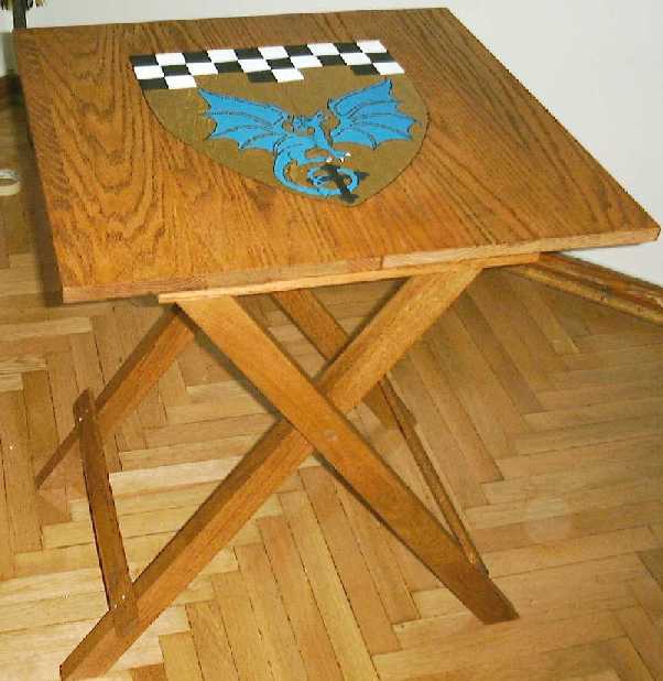 Folding table