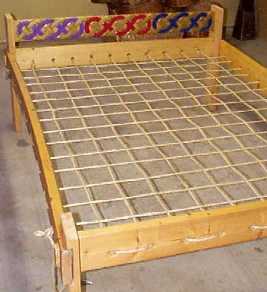 rope bed.jpg (12363 bytes)